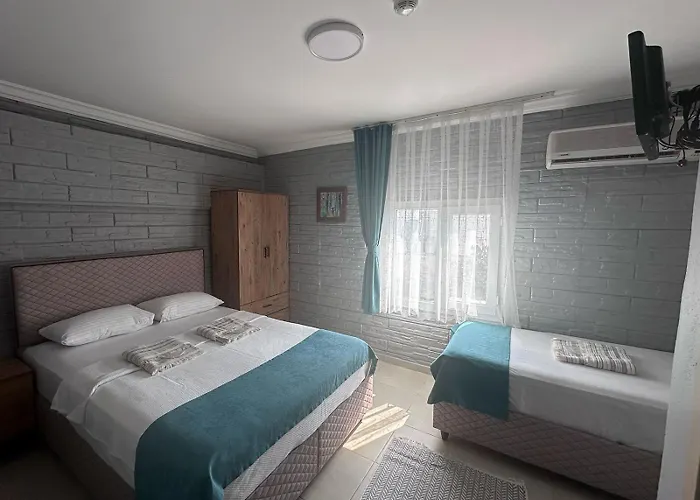 Stoa Hotel *